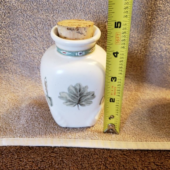 Pfaltzgraff Naturewood Spice Jar with Cork ~ BASIL - Picture 5 of 6